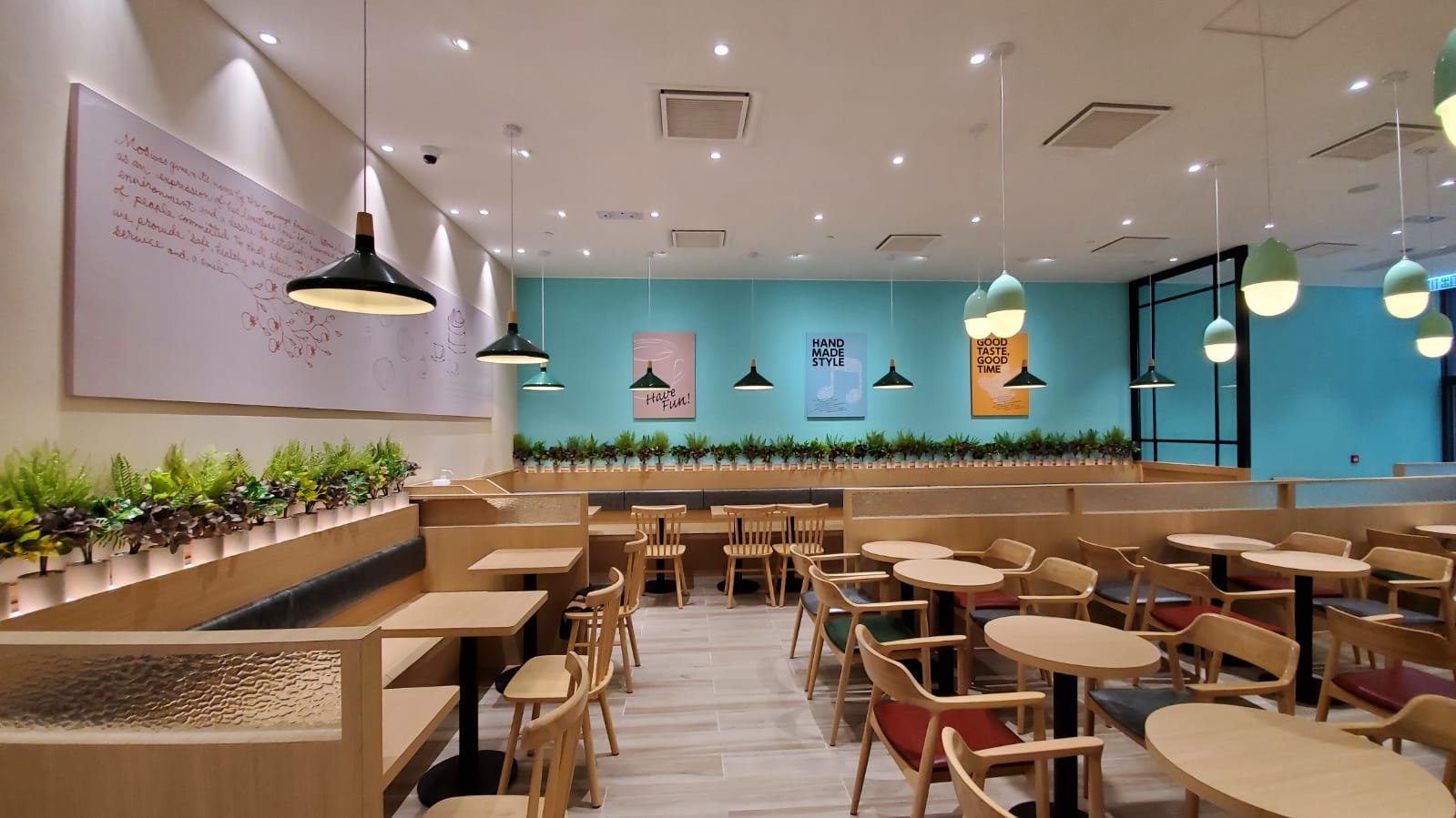 用餐區全景